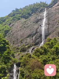 被人民日报这段话共鸣了：你要允许你爱的人不爱你，你要允许你的工作为难你，你要允许身后有人算计你，不允许就是在跟自己较劲，较完劲后的那份力不从心和无能为力才是常态，这个世界上，没有好坏，没有对错，只是大家处在不同的频率，允许自己做自己，允许别人做别人。