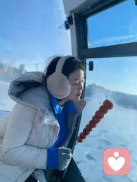 怀念哈尔滨的大雪风飞
是那种冷到骨子里，
却又让人念念不忘的凛冽

生活难免寒凉，
心里若有解不开的情绪与困惑
愿做你温暖的倾听者配图