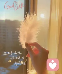 女人最好的活法，藏在这7句话里：
1️⃣学会一个人生活，无论身边是否有人爱你，都要学会独立。

2️⃣你可以不成功，但不能不成长，因为没有人会一直保护你。

3️⃣爱自己才能更好的爱别人。

4️⃣喜欢的东西要学会自己去买，不要指望别人送。

5️⃣努力让自己变得自信和强大，尊重你的人会更多。

6️⃣只要内心不乱，外界就很难改变，不要羡慕别人，更不能输掉自己。

7️⃣不管发生什么事，都不要一直沉浸在悲伤里，眼泪不是答案，拼搏才是方向。配图