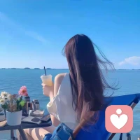 活着活着你就会明白，这个世界是守恒的，很多婚姻好的人，事业不行，事业好的人，婚姻不行，事业婚姻都好的人，可能身体不好。大部分有成就的人，大多是六亲无靠，六亲无靠大概就是他用来交换成功的代价。所以对于很多事不必太执着。
枕边人成不了心上人，心上人也成不了枕边人，枕边人给不了爱，心上人给不了家；最终，枕边人守着过了一辈子，心上人待在心里一辈子。
我们本不善言辞，为了生活，却不得不忙于交际；我们本喜欢独处，为了生活，却不得不四处奔波。在无人问津的地方，拿尊严换钱，在人声鼎沸的地方，拿钱换取尊严。有工作的地方没有家，有家的地方没有工作，他乡容不下灵魂，故乡安不了肉身。配图