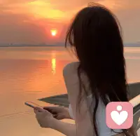 人生三把钥匙：
接受、改变、放下。
常怀允许一切发生的心态，
纵使生活一地鸡毛，
也能凭心意，
扎成一束温柔风景。配图