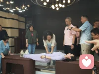 【沈健教授正向整合催眠第292期•沈阳站】
在催眠的世界读懂潜意识，学会温柔拥抱自我与他人。
每一次学习都是自我沉淀，向内扎根方能向外生长。