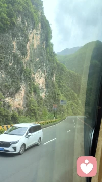 妈妈的成长，从来不是为了成为完美的超人，是为了活成自己的光，也成为家人的底气。