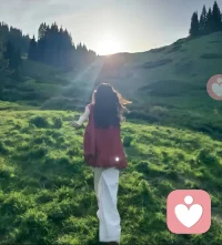 最好的爱，是给你力量去做自己。
如果一份感情让你很累，
没安全感，那它就是在消耗你；
如果一份爱让你越来越自信，
那它就是在滋养你。
最好的爱，不是给你海誓山盟，
而是给你力量，去做自己🌸🌸🌸