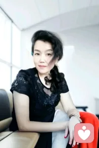 倾听师｜以心相待
安静倾听，温柔守护
愿做你黑暗里的一束光配图