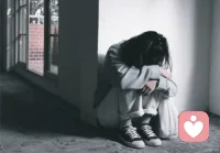 共情不紧紧是理解对方的愤怒，而是要看到愤怒背后那个寒风中瑟瑟发抖的小孩。