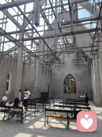 人生本就是一场风雨盛宴，于烟火深处珍藏于心，于红尘世间，砥砺前行。祝你祝我，祝我们此生，喜悦胜意，常安长安。配图