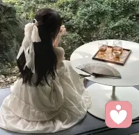 白茶清欢无别事，我在等风也等你。
这里没有指指点点，只有无条件的包容。
那些无处安放的情绪、没说出口的委屈，
都可以放心交给我