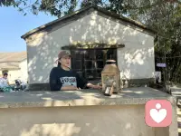 我是一名倾听师，今年49岁，走过半生风雨，更懂人心的脆弱与坚强。
生活里总有无人可说的委屈、深夜难眠的焦虑、压在心底的情绪。
不用硬撑，不用假装坚强，你可以放心把心事说给我听。