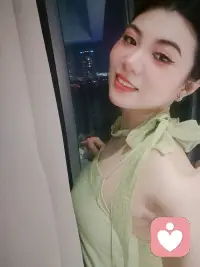 曾以为远方只是远方，直到踏入这片雨林，阳光是甜的，人心是安的，幸会版纳，一程青绿，半生余暖。配图