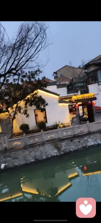 小猫很厉害  我有些担心 他掉下去配图