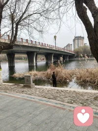 春天早已到来  这边钓鱼 那边挖荠菜配图