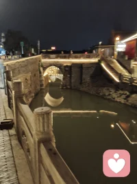 每个人都有自己的故事与内心
  喜怒哀乐充斥在空气中…
一个人小心翼翼亦或说大大咧咧走到中年
必须承认人是再坚强不过的动物一份子