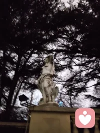 人性与美和艺术 共生
所以 活着有了穿越时空的爱恋
赋予超现实主义的色泽