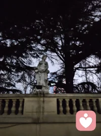 人性与美和艺术 共生
所以 活着有了穿越时空的爱恋
赋予超现实主义的色泽