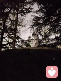 人性与美和艺术 共生
所以 活着有了穿越时空的爱恋
赋予超现实主义的色泽