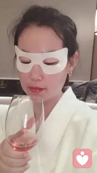 人到中年，最踏实的安稳，不过三样：健康的身体，稳定的收入，一点安心存款。不慌不忙，心里有底，日子便从容安稳。