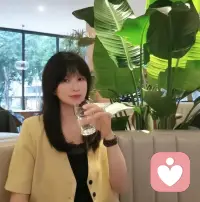 “很多痛苦，不是你不值得被爱，而是你一直在用伤害自己的方式，挽留一个伤害你的人。我是诺诺倾听师，擅长婚外情干预、情感修复、缓解焦虑、亲子教育。如果你正卡在关系的死胡同里，进不去又出不来，别一个人扛。给我发条语音，哪怕只说一句‘我很难受’，我也会接住你。你不需要完美，你只需要真实。”