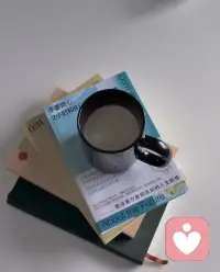 今天休假，从早上十点接单一直到现在，瑜伽垫没打开过，但心里比练完一套流瑜伽还舒展。原来“充实”不是填满时间，是每一个“我在”都被接住了。今天，值了。配图