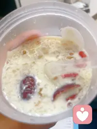 忙活一整个早上，总算逮着空偷个嘴、犒劳下自己。✌️✌️✌️配图