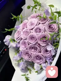 我本来以为会遇到很多人，可到头来反倒弄丢了很多人，但现在我明白了，我们不需要遇到这么多人，我们需要遇到的其实就那么几个人，这世界上真正在意我们的人很少，我们真正在意的人也不多，但只要有这么几个人存在，仅仅是存在，我们就会发自内心的觉得这个世界还有救配图