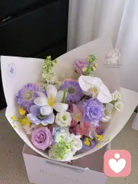 为了不让你焦虑啊，这段话我一定要分享给你。我现在不和别人争吵了，因为我开始意识到每个人只能站在自己的认知角度上去思考，所以如果有人跟你说柠檬是甜的，你只需对他说：“是的，那你多吃点”。你不必向别人争辩什么，因为认知不同所处角度也不同，做好自己即可。毕竟在乌鸦的世界里，天鹅也是有罪的，认知相同，无须争辩。配图