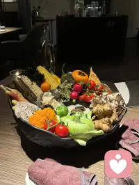 菜是不是挺好看的？但是就是不知道怎么下筷子🥢