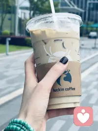 我现在的情绪
没有不高兴，也没有难过
只有淡淡的无能为力的麻木