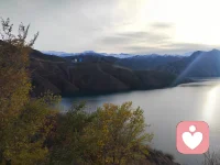 有些话，说给风听，它会带走。

有些情绪，留在心里，它会生根。配图