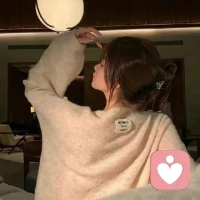 愿你我都能做一个
安静倾听的人
不打断，不否定，只陪伴配图