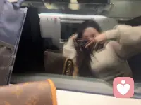 心中没有杂念，一切都显得那么和谐美好。今天，感觉真的很好。配图