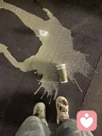 今天的奶茶掉地上了，我很惊讶，周而复始的一天突然有了变化🥤配图