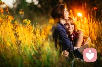 如果你累了、烦了、没人懂了，
我在这里，慢慢听你说。
在这里，你可以放心表达真实的自己。
我会带着耐心与温柔，陪你度过难熬的时刻。配图