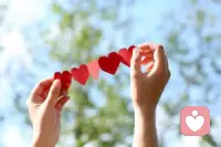 那些说不出口的秘密、藏在心底的羞耻、深夜里的挣扎，都不是罪，是受伤的痕迹。配图