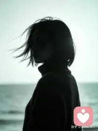 成年人学会一个人生活，本质是三件事

1. 能安排自己

• 今天干嘛

• 去哪

• 怎么过
你有自己的节奏。
这叫“自立”。

2. 能承受空白

• 没人找你

• 没事发生

• 一天很普通
你不会因此焦虑，也不会急着填满。
这叫“定”。

3. 能与自己相处

• 自己吃饭不尴尬

• 自己走路不慌

• 自己待着不难受
甚至有一点点享受。
这叫“和”。配图