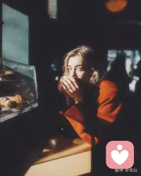 男人真的喜欢一个女人，不敢牵手。女人真的喜欢一个男人，不敢提钱。配图