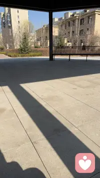 别人欺负你了，你要想的不是他为什么这么对我，而是要去想到底我的什么行为让他敢这么对我，他为什么这么对我是弱者思维，你只有把自己放在很弱的位置上，你才会问出这样的问题，为什么敢这么对我才是强者思维去修复自己的边界，去保护自己，才是你真正要做的事情被人欺负了！配图