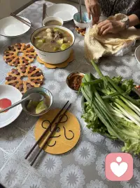 最高境界就在这4句话中，一苍蝇议论对错，英雄一路前行，带着破绽去行动，而非抱着完美去批判。二不必惧怕结果，投入当下即是圆满。三不必苦等意义，做事本身及意义。四，在常不如意的世界里仍不断焕发热情，并实现重要的梦想是真正的生命哲学。配图