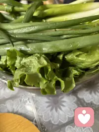 最高境界就在这4句话中，一苍蝇议论对错，英雄一路前行，带着破绽去行动，而非抱着完美去批判。二不必惧怕结果，投入当下即是圆满。三不必苦等意义，做事本身及意义。四，在常不如意的世界里仍不断焕发热情，并实现重要的梦想是真正的生命哲学。配图