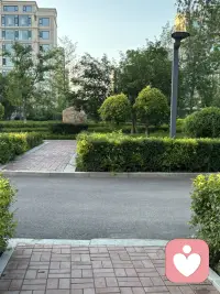 晚上的美好时光那当然是踢一场球了，换上运动服到场，这时候好久没有消息的顾客来电，我好兴奋啊！因为好久没有连线，我还是挺惦记他的，聊了好长时间呢，知道他的近况我还是特别开心的，虽然失去了一场球，但是温暖了他的当下，一切都值得了配图