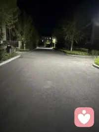 晚上的美好时光那当然是踢一场球了，换上运动服到场，这时候好久没有消息的顾客来电，我好兴奋啊！因为好久没有连线，我还是挺惦记他的，聊了好长时间呢，知道他的近况我还是特别开心的，虽然失去了一场球，但是温暖了他的当下，一切都值得了配图