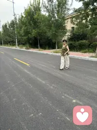 生活就是在平常中享受一切来到你生命里的喜怒哀乐，酸甜苦辣，冷暖自知。配图