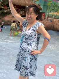 在温泉城里不但可以泡温泉而且可以感受造浪的冲击感！配图