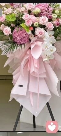 很多时候我们认为的爱对别人来说是一种负担。我们要允许自己做自己，也允许别人做别人。要倾听自己的内心