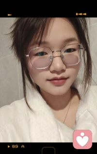 我每天只睡5个小时20分钟。可以困死，但是浪漫不死配图