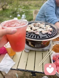 这里没有评判，只有倾听和拥抱。配图