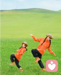 孩子步入青春期，并非突然叛逆，而是渴望独立与尊重的成长信号。此时的亲子相处，少一分说教，多一分理解，才能拉近距离。

放下家长的权威，不随意翻看孩子隐私，不反复唠叨成绩与缺点。学会倾听，哪怕观点不同，先接纳情绪，再理性沟通。多肯定孩子的努力与进步，少用否定、指责的语言，保护他的自尊心。

青春期的孩子需要边界，也需要安全感。明确安全、品德等底线原则，其余小事给予选择权，让他在尝试中学会负责。父母不必完美，只要保持耐心、温和而坚定，做孩子情绪的港湾。

好的亲子关系，从来不是控制与驯服，而是彼此尊重、相互陪伴，陪着孩子平稳走过这段特殊的成长之路。配图