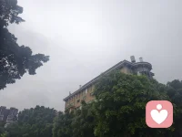 所有关系中，怀疑的种子一但被种下，那就不是距离的问题，而是安全感被撕裂，彼此之间信任的崩盘。所以，剩下的时间，就看你是否有无悄无声息“破冰”的魄力，以及勇于“翻脸”的决心。