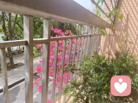 男人永远忘不了他得不到的女人，而女人永远忘不了她本应该拥有的男人。