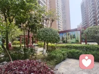 生活中的苦难都有两面性，悲观的人觉得磨难是地狱的饿魔，只会把自己拉下深渊。乐观的人觉得命中的坎是上天的神，让自己看清这世界，也磨练自己的成长。配图